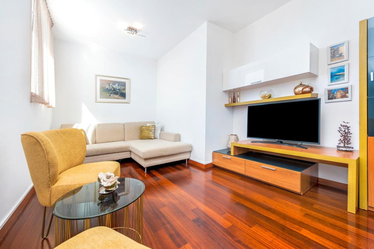Apartment Anerol Rovigno Esterno foto